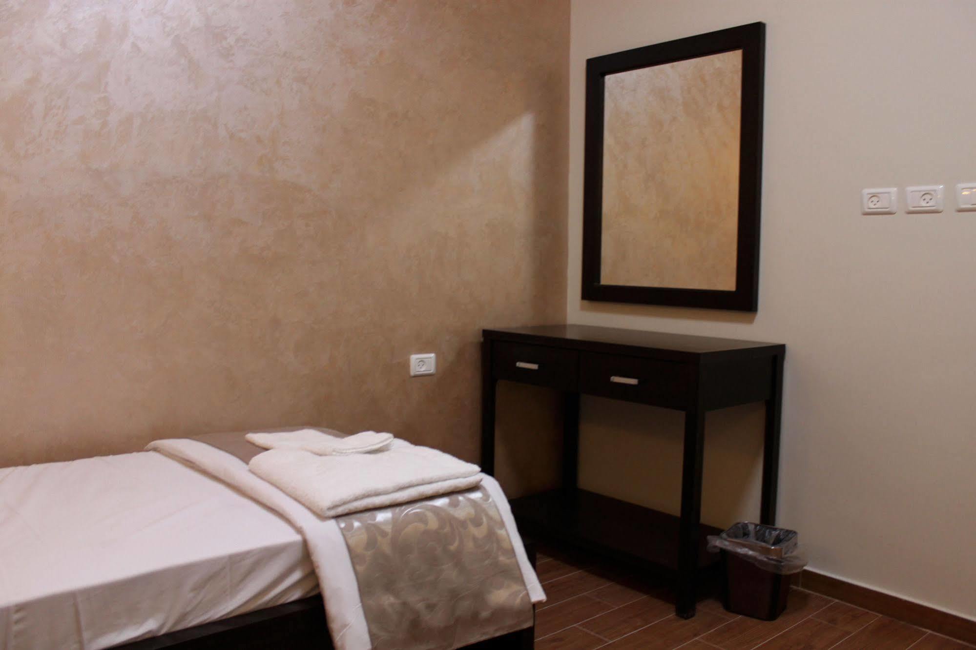 St Andrew'S Guesthouse - רמאללה מראה חיצוני תמונה