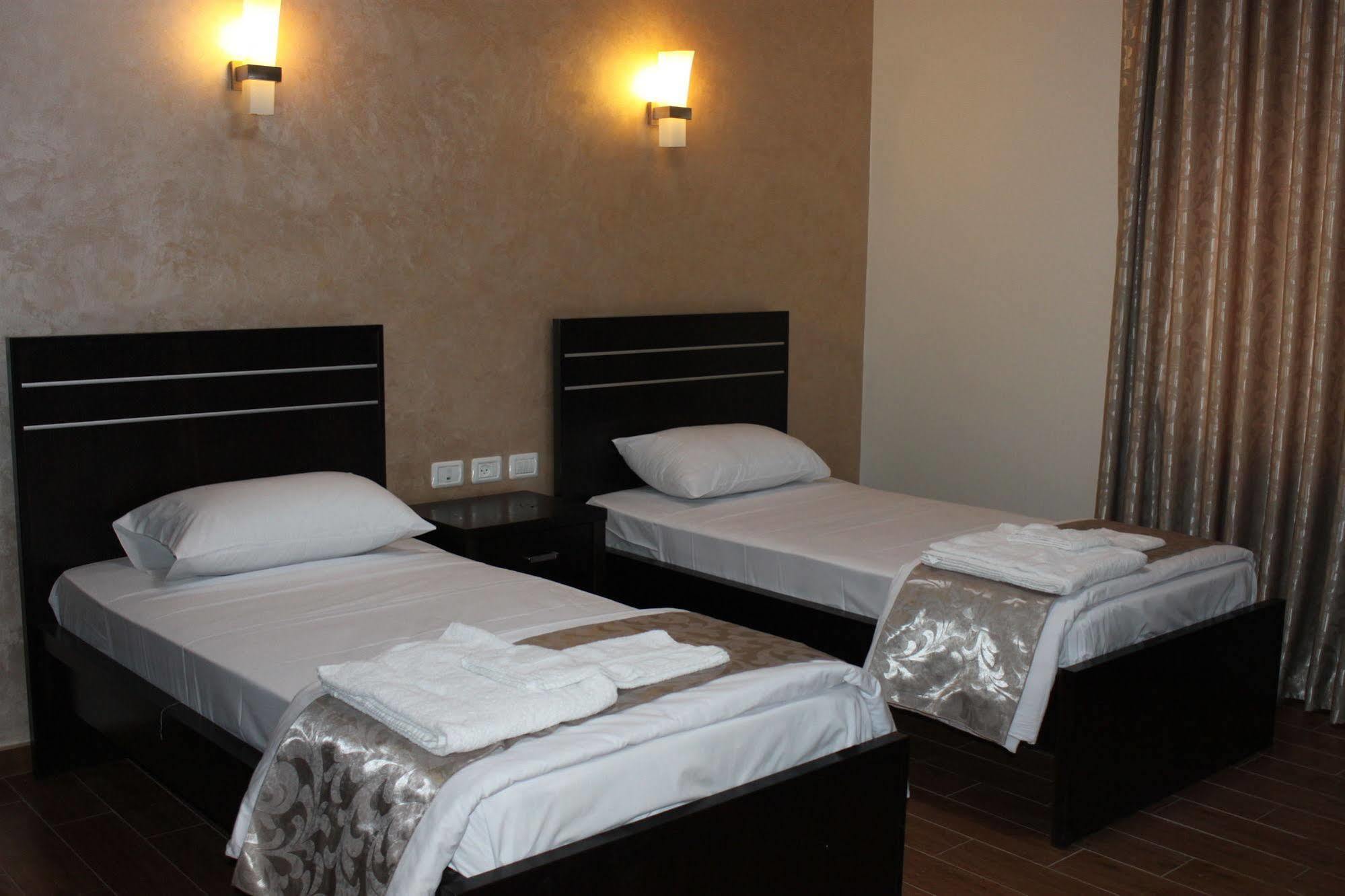St Andrew'S Guesthouse - רמאללה מראה חיצוני תמונה
