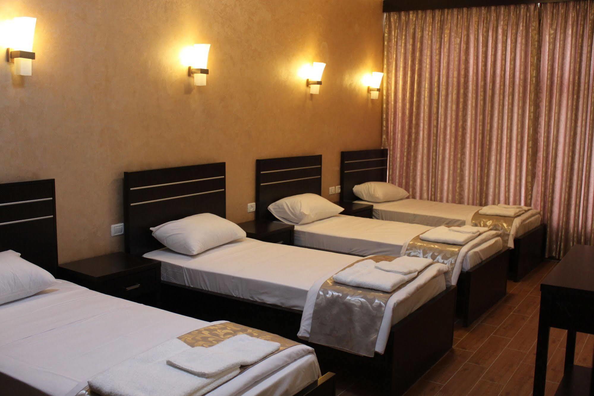 St Andrew'S Guesthouse - רמאללה מראה חיצוני תמונה