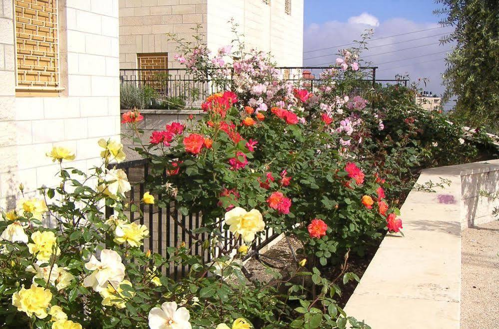 St Andrew'S Guesthouse - רמאללה מראה חיצוני תמונה